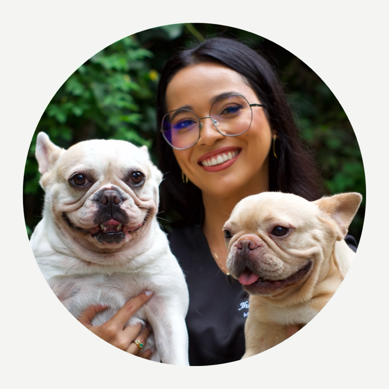 Dra. Jhennifer Espírito Santo — Médica Veterinária Integrativa
